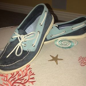 Men’s leather sperrys